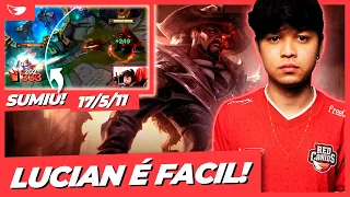 TITAN DANDO AULAS DE LUCIAN!