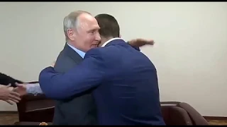 Путин поздравил Хабиба Нурмагомедова с защитой титула UFC