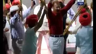 D. G. Vanzara rejoices returning Gujarat after 9 years, dances holding sword