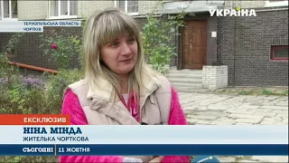 Жителі Чорткова щодня топчуть надгробні плити