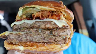Wendy's NEW Pretzel Bacon Pub TRIPLE Cheeseburger & NEW Bacon Pub Fries Review !!!