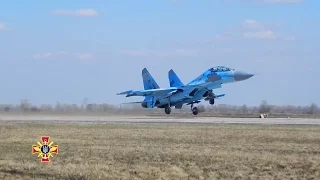 Повітряні бої на літаках-винищувачах Су-27