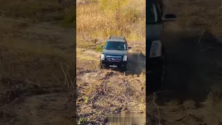 #LAND ROVER vs CADILLAC ESCALADE 😄👀 #Shorts | offroad | up-hill drag race | suvbattle | offroading