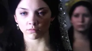 The Tudors 1x04/ Henry stares at Anne during mass