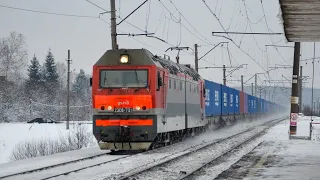 Электровоз 2ЭС6-721 с грузовым контейнерым поездом