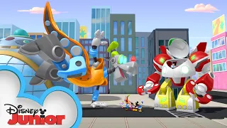 Goofy's Hot Dog Dancing Robot 🌭| Mickey Mornings | Mickey Mouse Mixed-Up Adventures | @disneyjunior