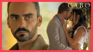 Eduardo ve a Sofía besándose con Alejandro | Cabo 3/5 | C - 6