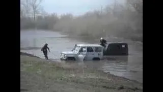 УАЗ с водомётной установкой вольво пента потерял ход