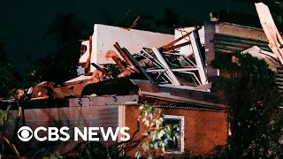 Tornadoes hit Chicago suburbs