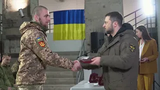 Президент нагородив українських військових, які захищали Україну під час боїв на Харківщині