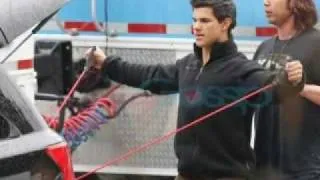 Taylor Lautner working out on the New Moon Movie set