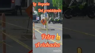 llegada del presidente  petro a riohacha estasion de policia