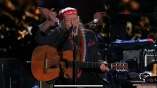 Roll Me Up and Smoke Me When I Die - Willie Nelson (Farm Aid 2022)