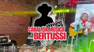 Os Bertussi cantam sucessos gaúchos em Videira SC