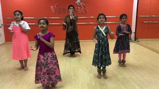 Kids learning Kathak | Beginners | Vishakha Verma