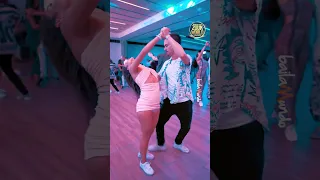 Baila Mundo - Alexandre, Beatriz & Pedrinho | Pancho Ferron - Entre La Playa Ella Y Yo