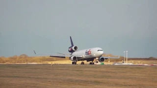 Storm Doris Crazy Landings and go-arounds at Stansted!!!