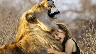 His Daughter Approached This Lion & Hugged It, Years Later Something Unthinkable Happens...