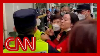 Chinese police use extreme censorship tactics to prevent spread of protests