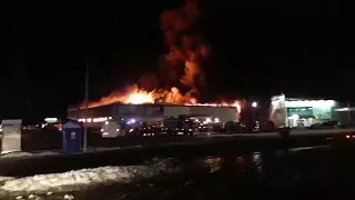 ТЦ Пожар в Тюмени.сгорел магазин игрушек рич фемели