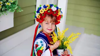 Шестирічна дівчинка із Чорнух стала Міні міс україночкою