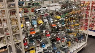 Let's search for Diecast Cars in this perfect Hobby Shop Goldmine! Meijer en Blessing in Rotterdam.