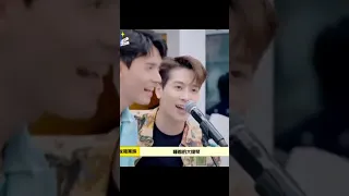 王嘉尔 Jackson Wang and 龚俊 Gong Jun singing together🤩 || 갓세븐 잭슨 || 王嘉尔 || Simon Gong