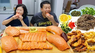 Giant Salmon Sushi & Cold Buckwheat Noodles(Soba Noodles) MUKBANG