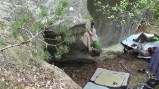 Fontainebleau bouldering - Fluorescent Adolescent (7a)