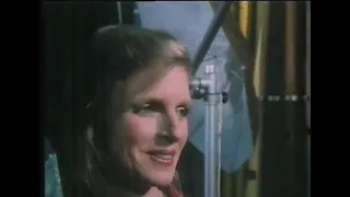 1983? Linda McCartney talks Photography with Paula Yates on The Tube