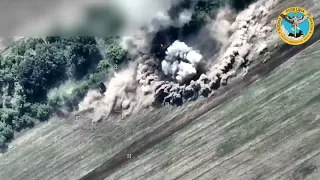 Ukrainian Soldiers blow up Russian counter-battery radar system