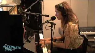 Imogen Heap - "Half Life" (Live at WFUV)