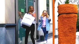 The Carrot loves to Scare Girls who are Shopping !!