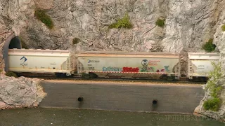 A very long freight train in 1/87 scale