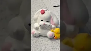 Marshmallow rabbit on flower macaron