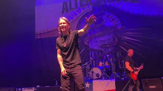 Alter Bridge - Metalingus (Mark breaks string at the intro and outro) - Live in Santiago, Chile 2023