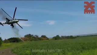 Ukraine War: Pair of Czech Supplied Ukrainian Mi-24 Helicopter Gunships on VERY Low Level Attack Run