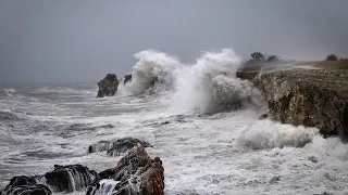 Sehr hohe Brandungswellen auf Rügen (Historische Sturmflut Ostsee 20.10.23)