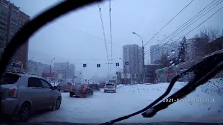 Вылетают штанги троллейбусов. Частое явление в Новосибирске...