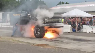 Black Dodge Vs Black Chevy - Truck Tug Of War At Truck Warz - North View