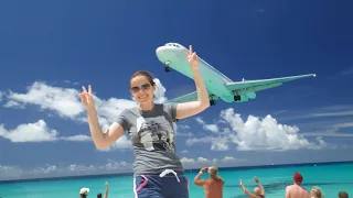 Landing plane in St. Maarten, Maho beach.