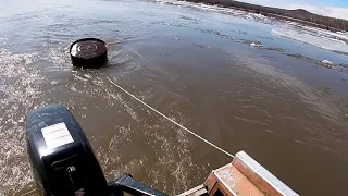 РЫБАЛКА НА БОЧКУ! На Крыме, на рыбалку между льдин. Рыбалка на Амуре. Fishing.
