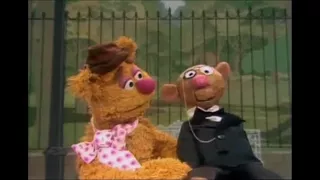 fozzie's comedy act from episode 207 of the muppet show