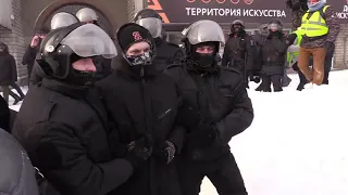 Задержания на митинге в поддержку Навального 31 января. Красноярск