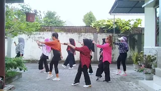 Menghapus Jejakmu - Line Dance || Choreo By: Heru Tian || Demo By Seroja LD 💃