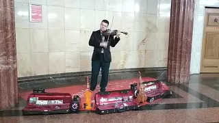 Музыка в метро. Курская