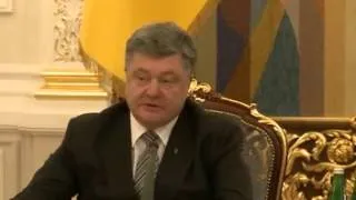 Порошенко сообщил, что немедленно подпишет закон о проведении выборов в Мариуполе и Красноармейске