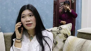 农村婆婆回家看望孙子，怎料撞见儿媳干的丑事，当场被气死【小白导演】