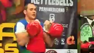 Ivan Denisov - long cycle technique demonstration with the 32 kg kettlebells