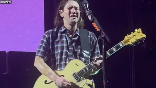 This John Frusciante Guitar Solo Is A Roller Coaster Of Sounds And Emotions! (Singapore 2023)